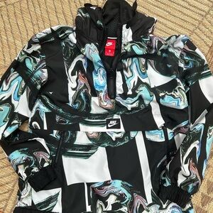 Nike Women’s Black/White Print Half-Zip Hooded Pullover jacket BQ6783-010 SZ M